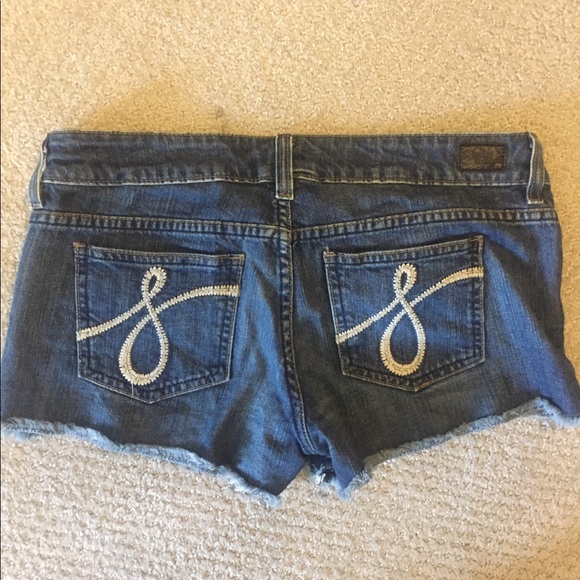 Juicy cut offs size 28 - Picture 2 of 2